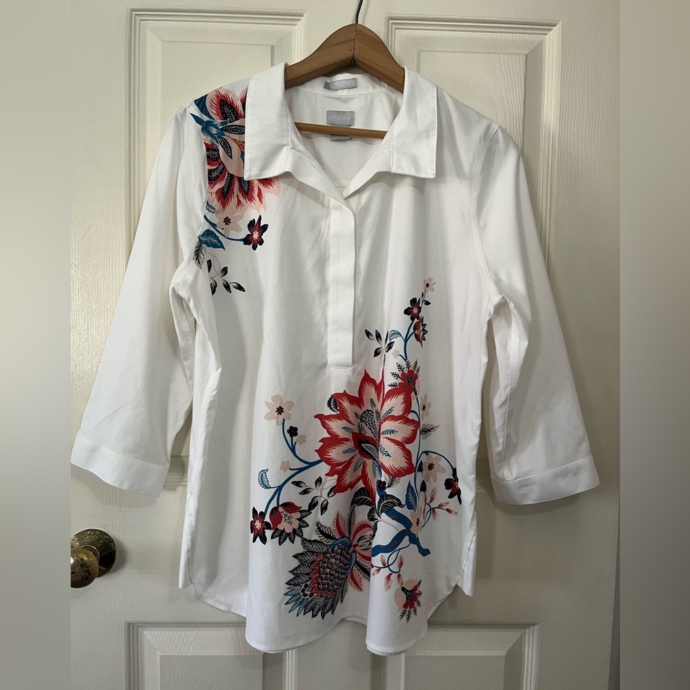 Chico's White Button-Front and Back Floral Tunic No Iron Chic Stretch